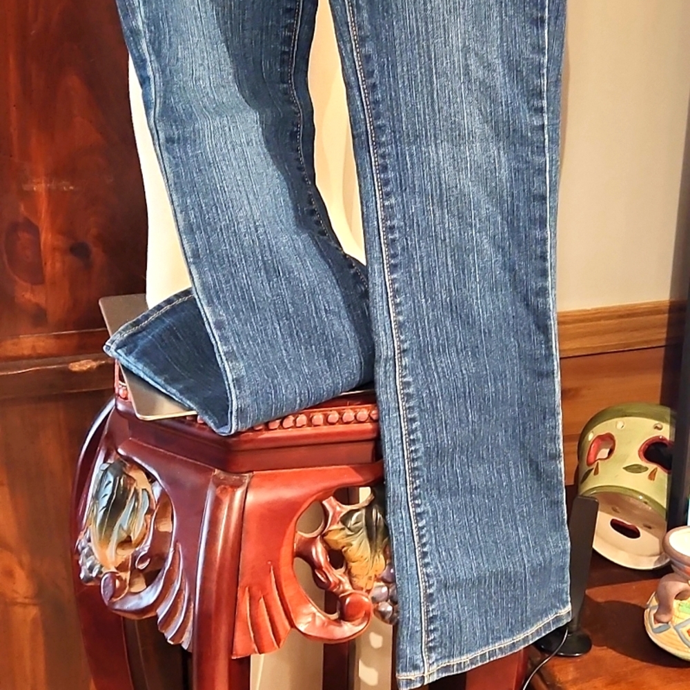 NEW OLD NAVY STANDARD DENIM JEANS BOOT-CUT SIZE 8 REG. $17.00 - Picture 2 of 8